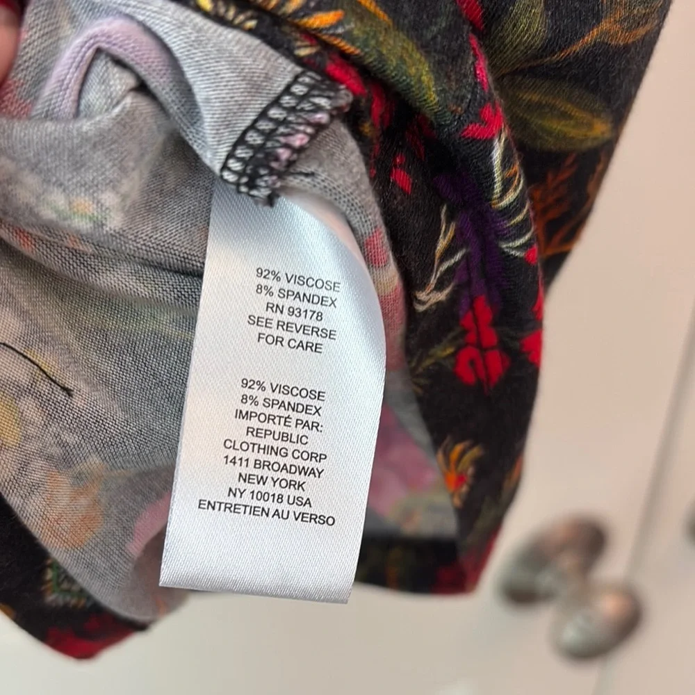 Tahari Black Floral Mockneck Top - Picture 7 of 8